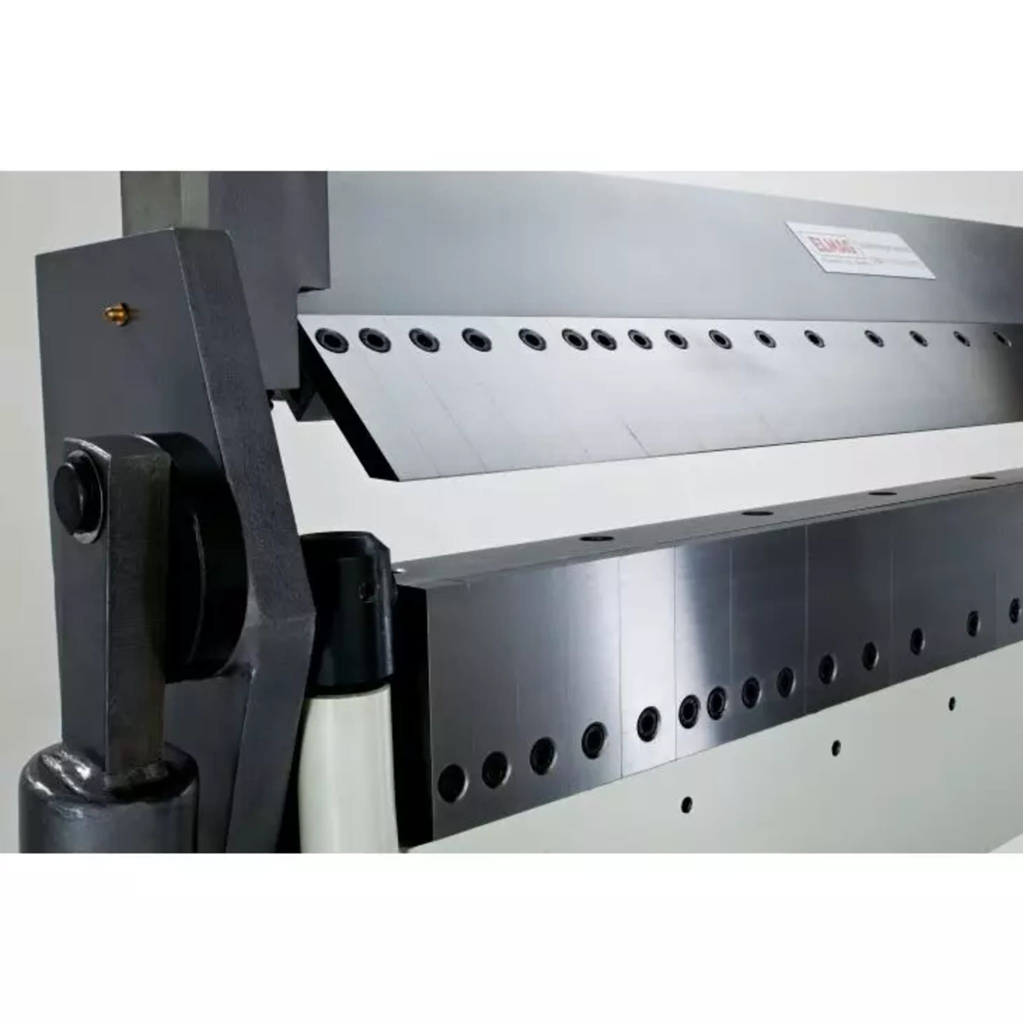 Plieuse manuelle à tablier pivotant ELMAG SBM 1270x2.0 HSS